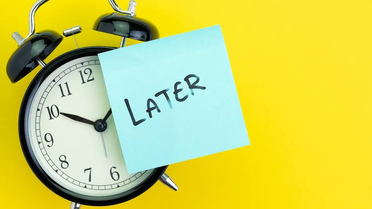 اكتشفي كيف تتخلصين من التسويف وتكونين أكثر التزاما